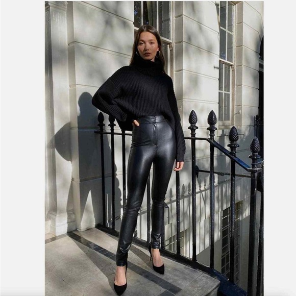 • Aritzia Babaton • Women’s Caspian Pant Vegan Leather Pants Black 8 - Picture 2 of 5